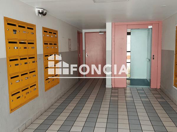 Location Studio 17.9 m² - 1 PLACE DE L'INDIEN Orleans La Source 45100