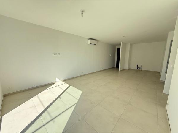Appartement neuf à vendre 3 pièces  63,70 m2 jardin LOURMARIN (84)