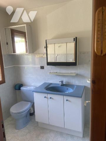MAISON INDIVIDUELLE AVEC TERRAIN, GARAGE ET DEPENDANCES EN ANNEXE