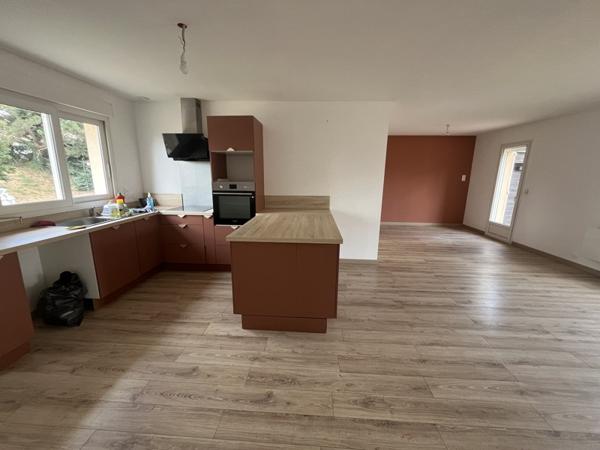 Maison à louer 650 € CC St-Sulpice-les-Feuilles 4 p 78 m² DPE C