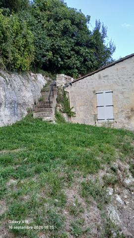 Maison à louer Saintes : 3 pièces, 68m² avec 2 chambre(s) à 800€ - AJP Immobilier Saintes