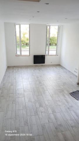 Maison à louer Saintes : 3 pièces, 68m² avec 2 chambre(s) à 800€ - AJP Immobilier Saintes