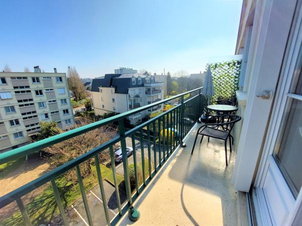 Le Plessis-Trévise (94420) Appartement F2 avec balcon, cave et place de parking