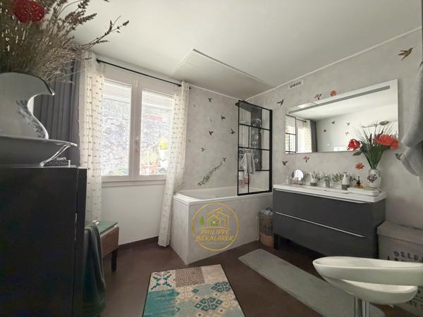 Maison
         4 pièces
        - 84 m² 157 000 € *