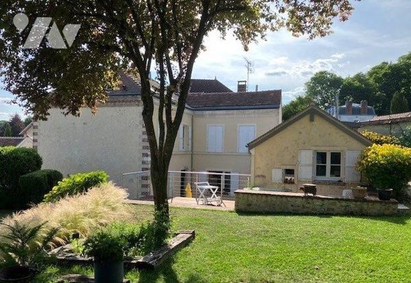 BELLE MAISON BOURGEOISE