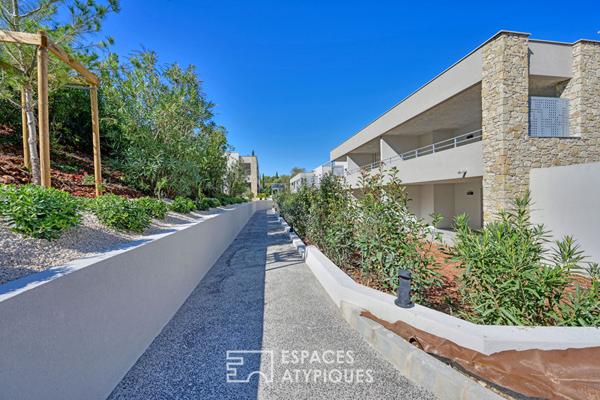 Appartement P4 avec terrasse, jardin, garages et ascenseur quartier Camplanier