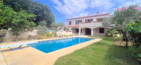 A Bouc Bel Air , maison de 219 m2 sur terrain de 820 m2 avec piscine