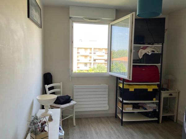 Appartement à vendre 4 pièces AIX EN PROVENCE (13) en étage élevé avec terrasse et grand garage