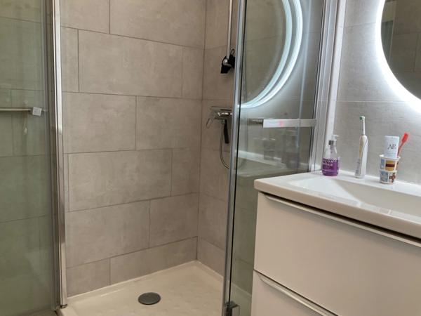 Appartement à vendre 4 pièces AIX EN PROVENCE (13) en étage élevé avec terrasse et grand garage