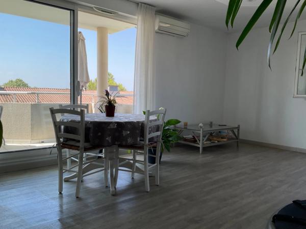 Appartement à vendre 4 pièces AIX EN PROVENCE (13) en étage élevé avec terrasse et grand garage