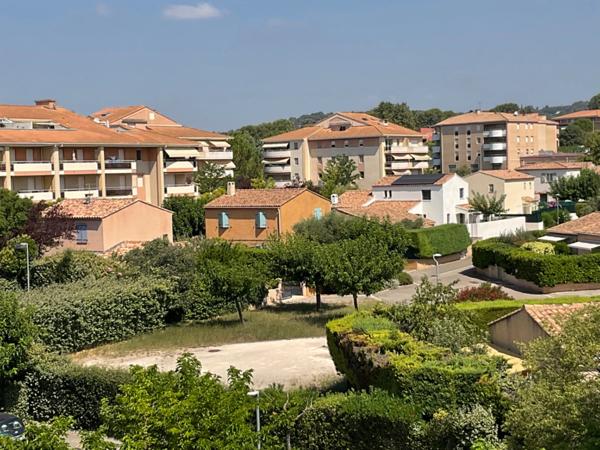 Appartement à vendre 4 pièces AIX EN PROVENCE (13) en étage élevé avec terrasse et grand garage