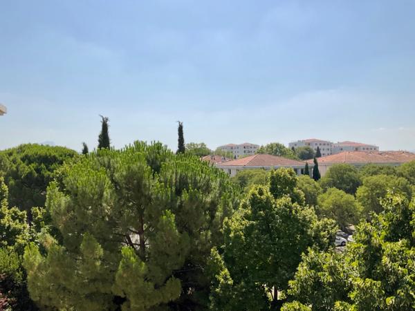 Appartement à vendre 4 pièces AIX EN PROVENCE (13) en étage élevé avec terrasse et grand garage