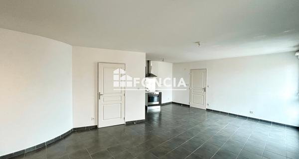 Location Appartement 3 pièces 69.86 m² - Vénissieux 69200