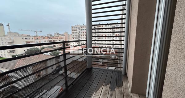 Location Appartement 3 pièces 69.86 m² - Vénissieux 69200