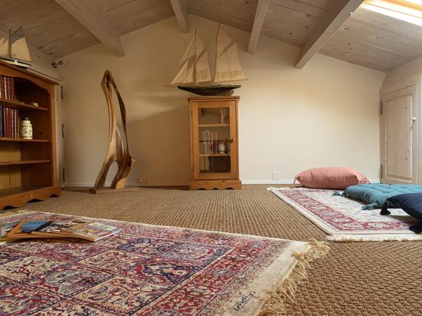 Maison familiale 3-4 chambres - grande parcelle   Environnement calme et proche commo