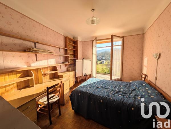 Maison de village 9 pièces de 170 m² à Montjoie-en-Couserans (09200)