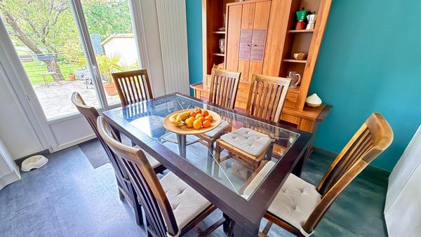 Maison avec confort de plain-pied, sous-sol, sur terrain de 1452 m2