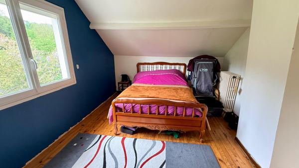 Maison avec confort de plain-pied, sous-sol, sur terrain de 1452 m2