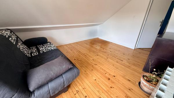 Maison avec confort de plain-pied, sous-sol, sur terrain de 1452 m2