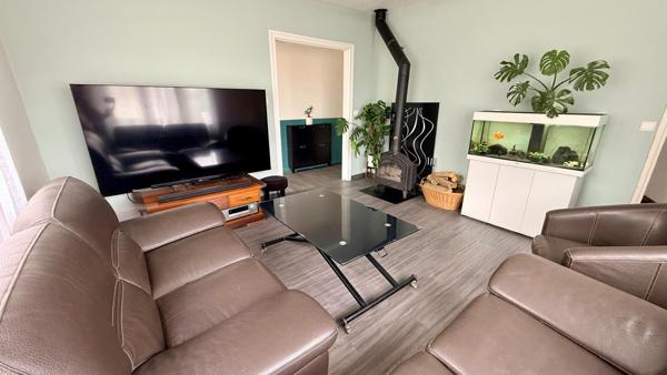 Maison avec confort de plain-pied, sous-sol, sur terrain de 1452 m2