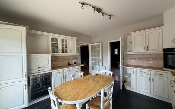 Maison à vendre    6 pièces • 300 m2 Guérande