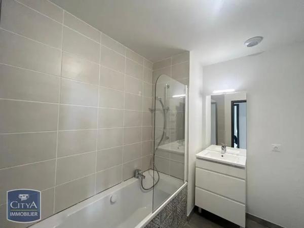Appartement à louer 3 pièces 74.18m² Metz (57000)