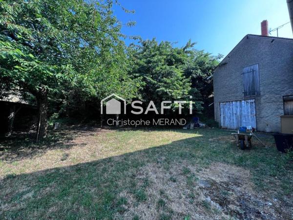 Maison en pierre a la campagne