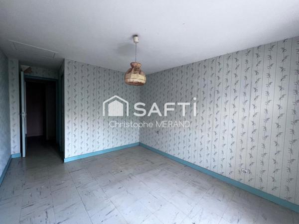 Maison en pierre a la campagne