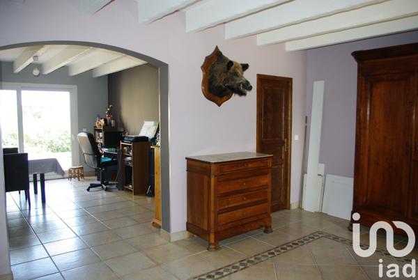 Maison traditionnelle 7 pièces de 246 m² à Poussan (34560)