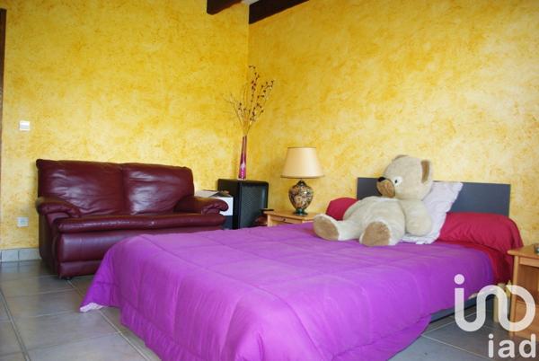 Maison traditionnelle 7 pièces de 246 m² à Poussan (34560)