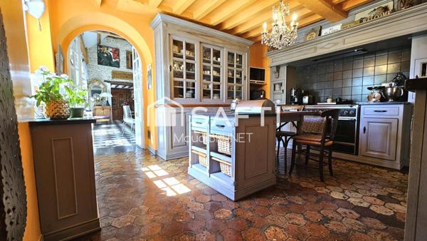 Propriété de charme en pierre avec piscine chauffée