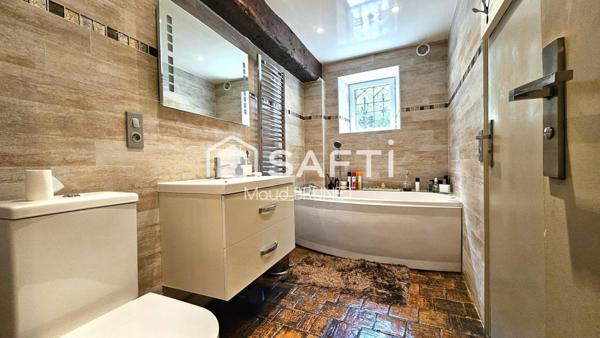 Propriété de charme en pierre avec piscine chauffée