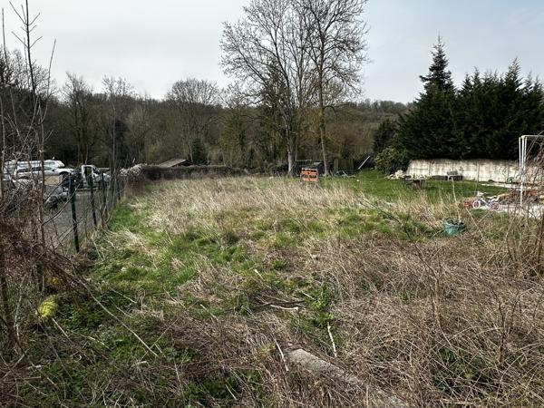 Immeuble
         2 pièces
        - 93 m² 119 900 € *