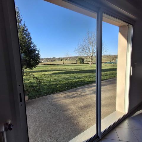 MAISON PLAIN-PIED AVEC GARAGE ET VUE SUR LA CAMPAGNE