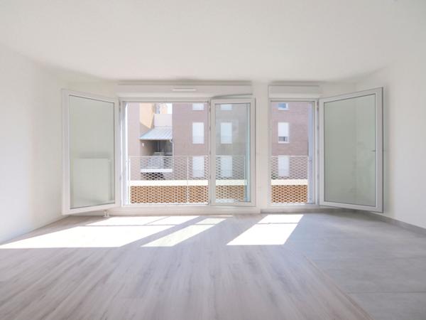 Appartement Romainville 3 pièce(s) 64 m2 loi Carrez