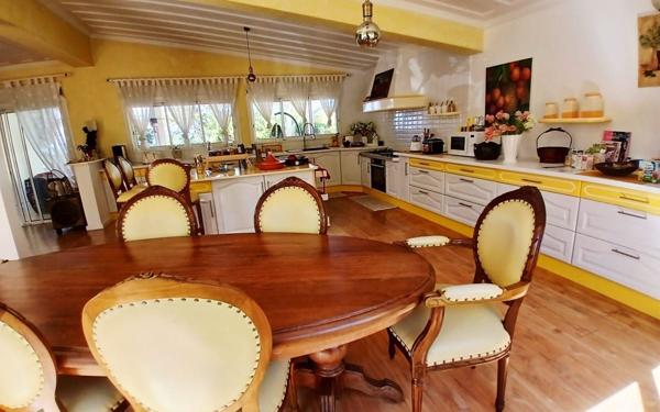 Maison à vendre    5 pièces •  Le Tampon