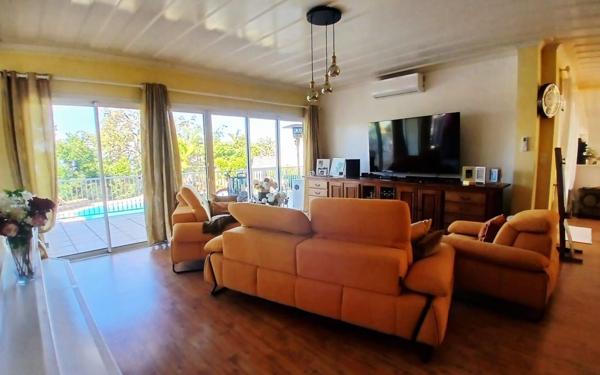 Maison à vendre    5 pièces •  Le Tampon