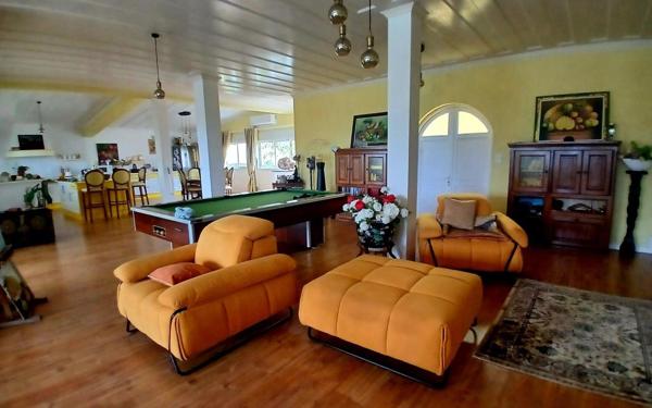 Maison à vendre    5 pièces •  Le Tampon