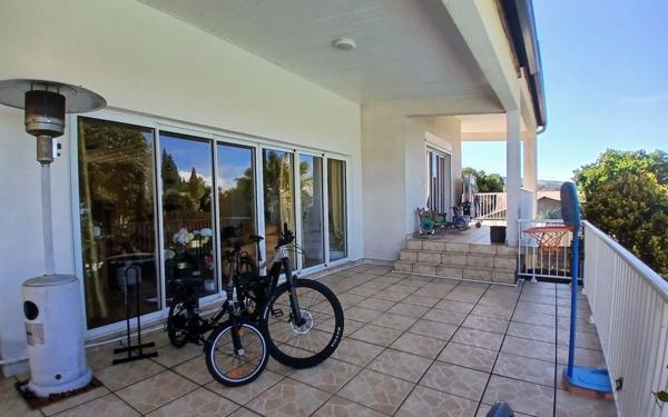 Maison à vendre    5 pièces •  Le Tampon