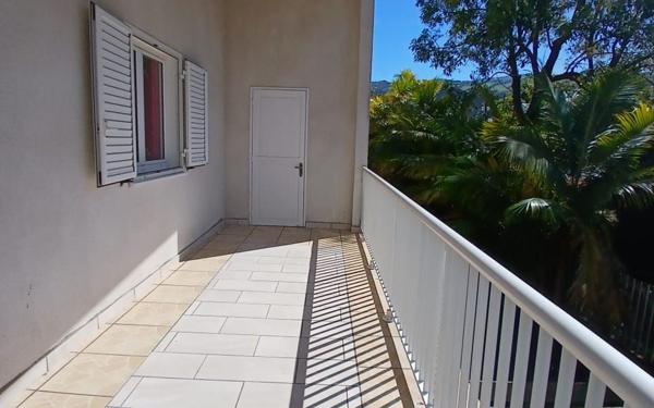 Maison à vendre    5 pièces •  Le Tampon