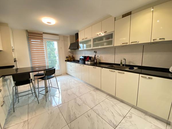 Grande Maison récente à Fleury Les Aubrais 10 pièces - 230m² + sous sol aménagé de 86m²