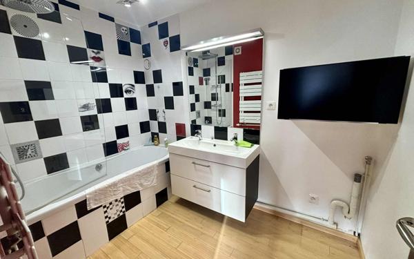 Appartement à louer    3 pièces • 83,96 m2 Villeurbanne