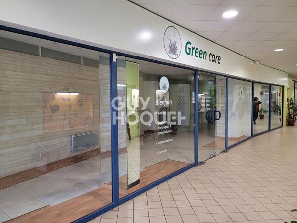 Local commercial 65.6 m2 FACE MAIRIE