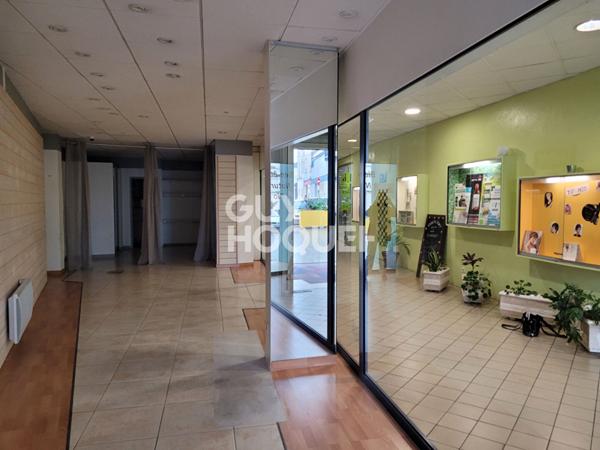Local commercial 65.6 m2 FACE MAIRIE