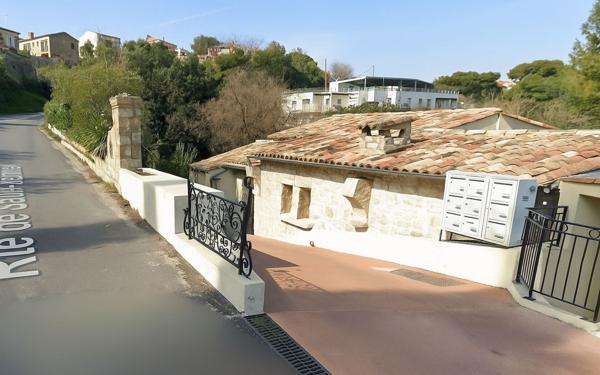 Appartement à vendre    5 pièces • 108,27 m2 Saint-Laurent-du-Var