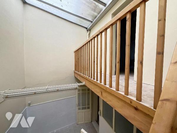 Immobilier Professionnel à vendre Lavit