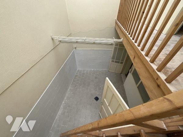 Immobilier Professionnel à vendre Lavit