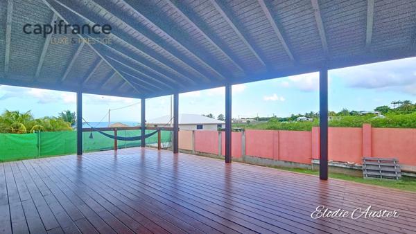 Villa T4 de 150 m2 et sa dépendance T3 de 100 m2 vue mer