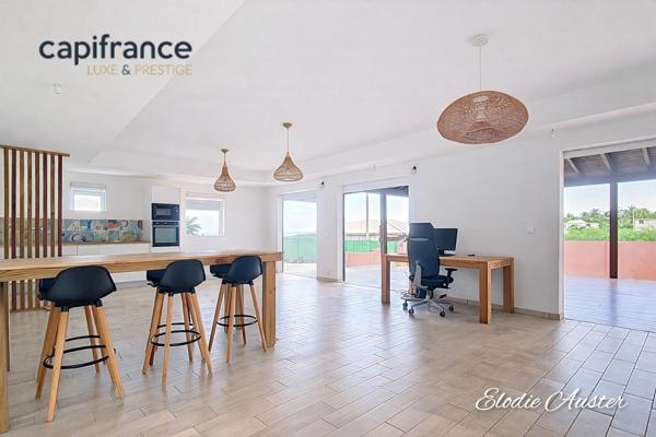 Villa T4 de 150 m2 et sa dépendance T3 de 100 m2 vue mer