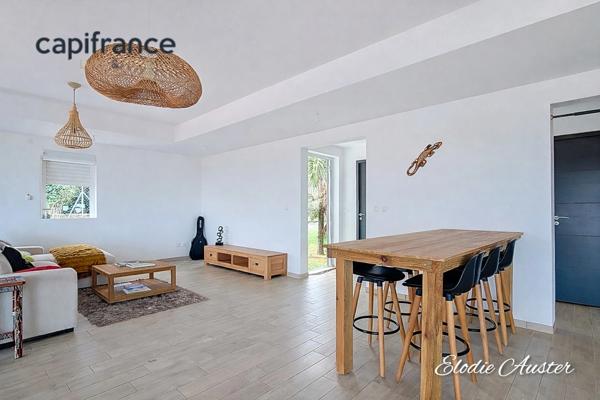 Villa T4 de 150 m2 et sa dépendance T3 de 100 m2 vue mer